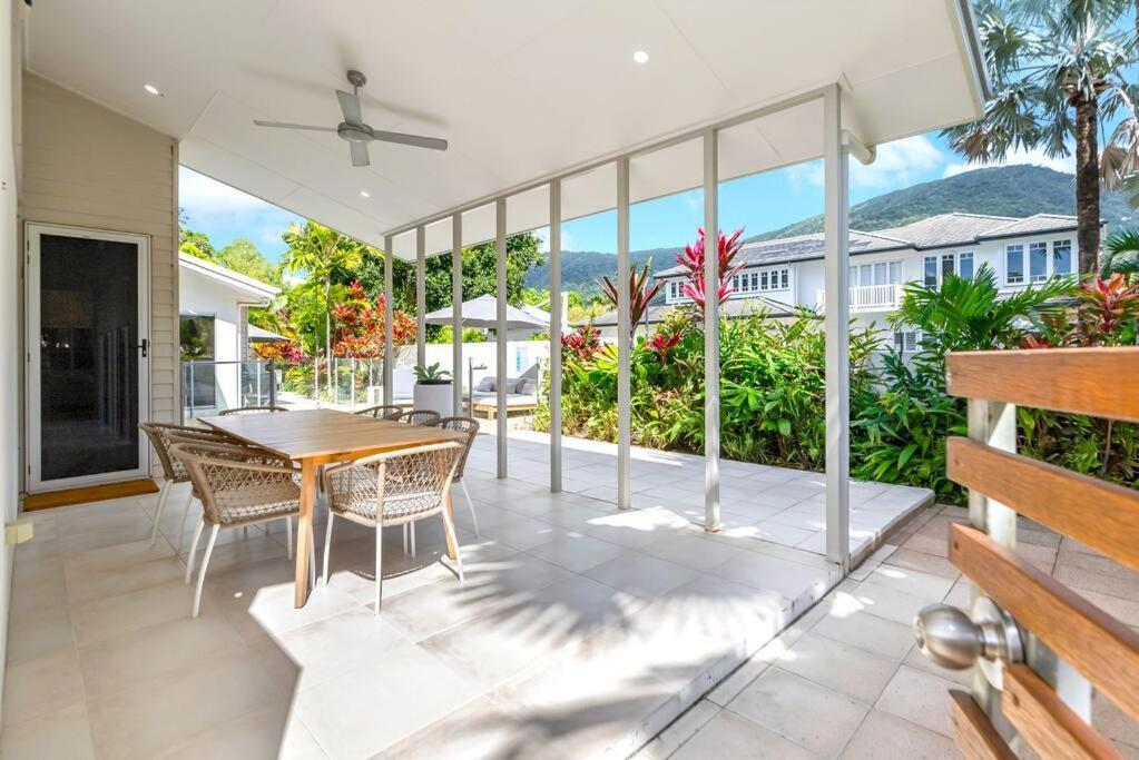 Villa Cove House - Coastal Convenience By The Pool Palm Cove