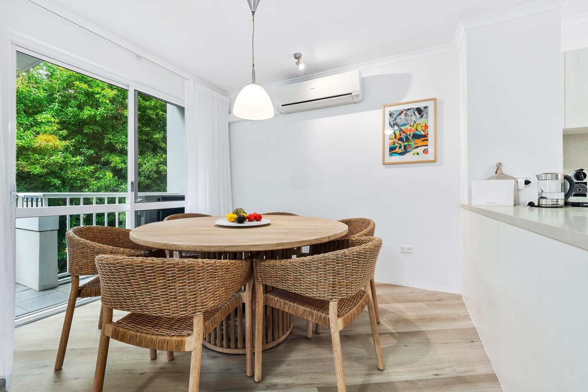 Apartment Spindle Cowrie