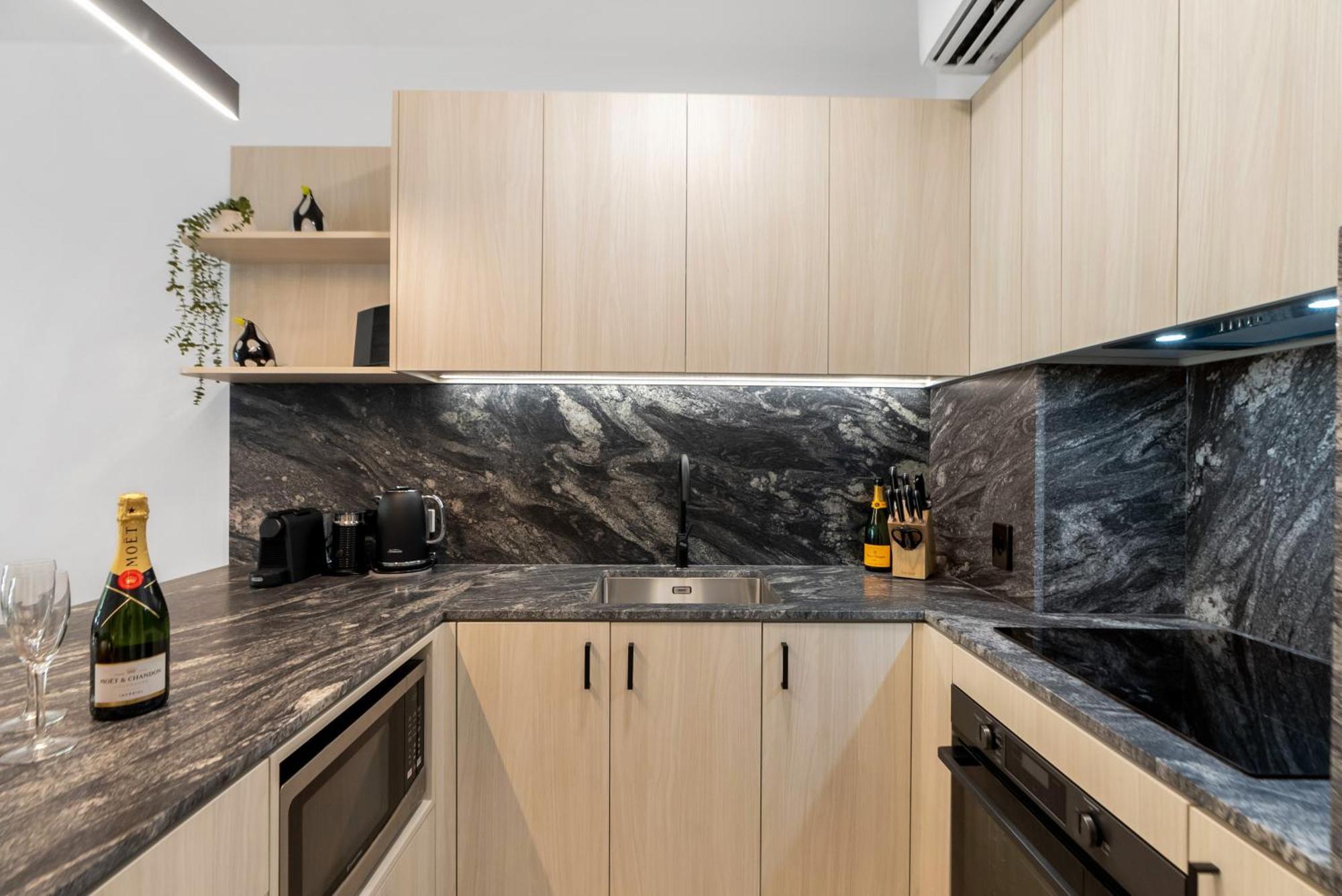 Elysium Private Apartments At Beach Club & Spa *