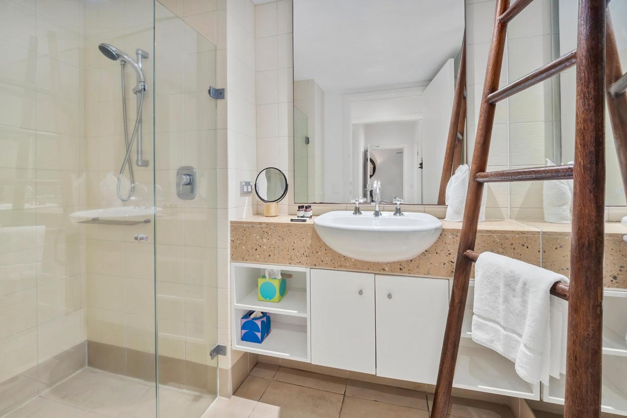 Private Club In Building 2 Apartment Palm Cove