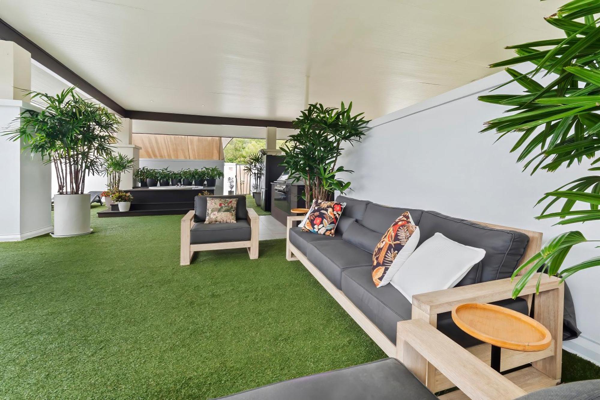 Private In The Temple Beachfront Apartment Palm Cove