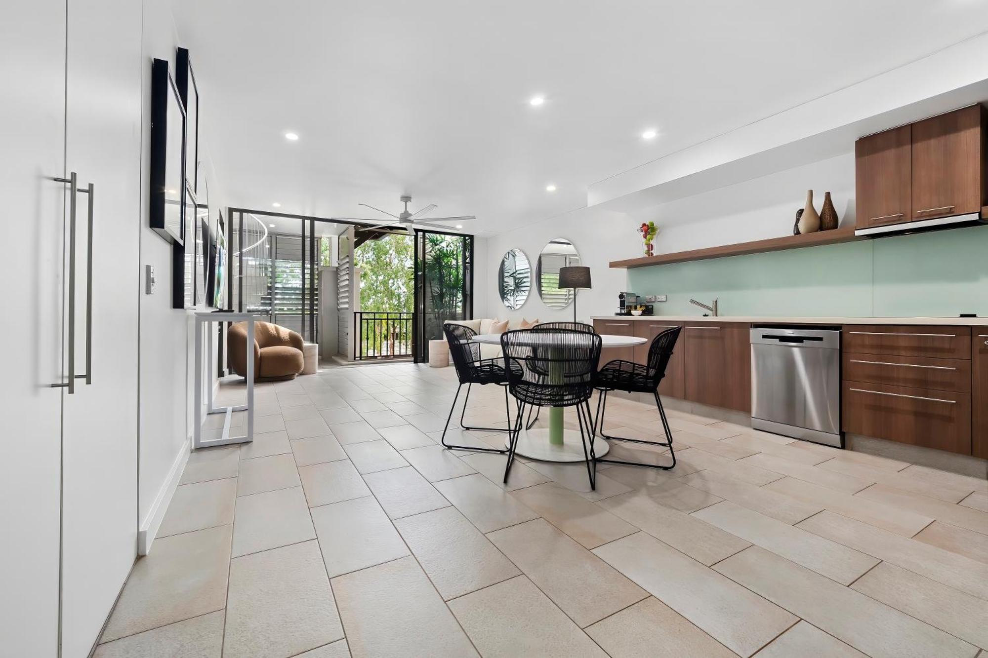 Private In The Temple Beachfront Palm Cove