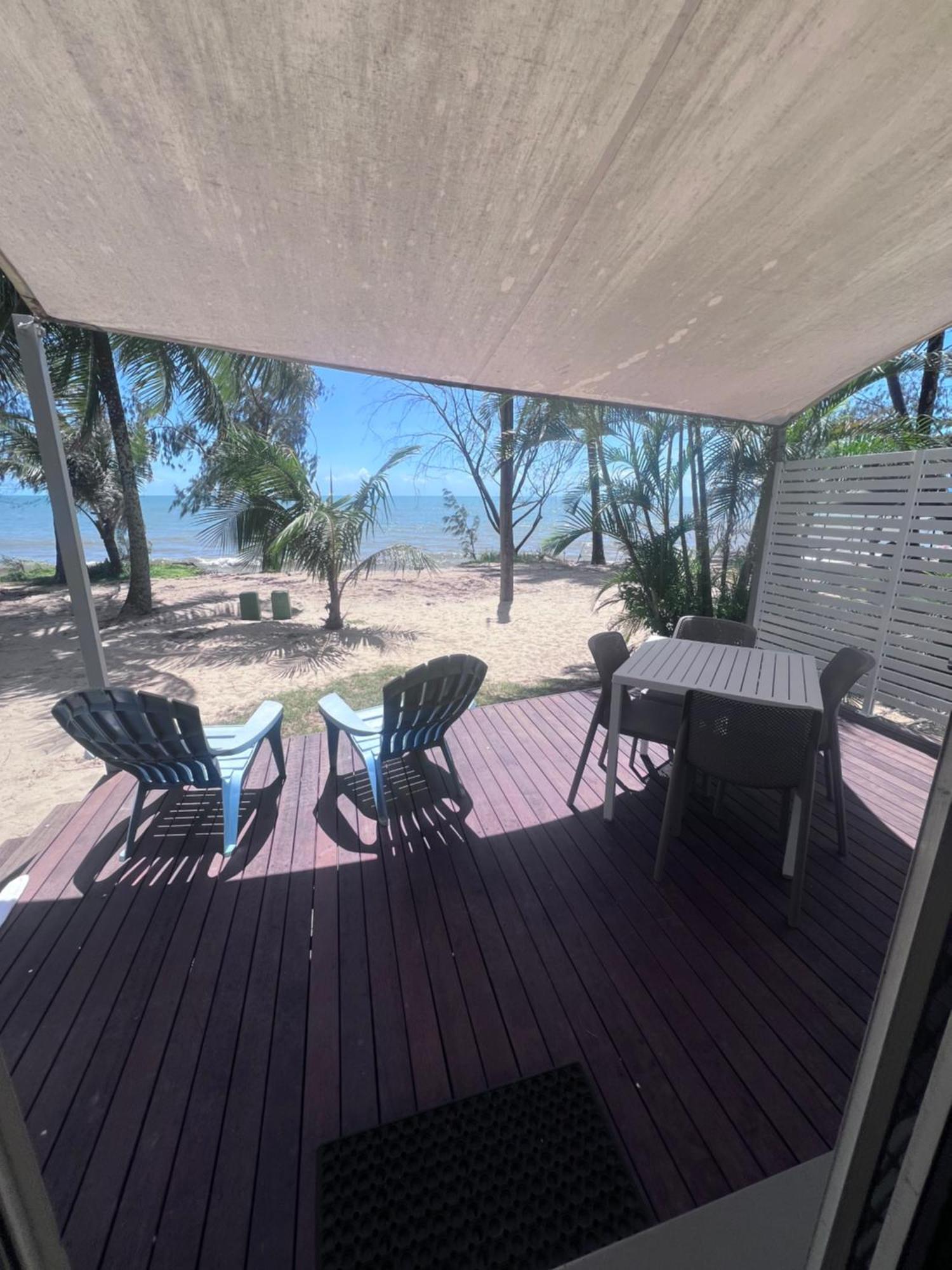 Ellis Oceanfront 4*
