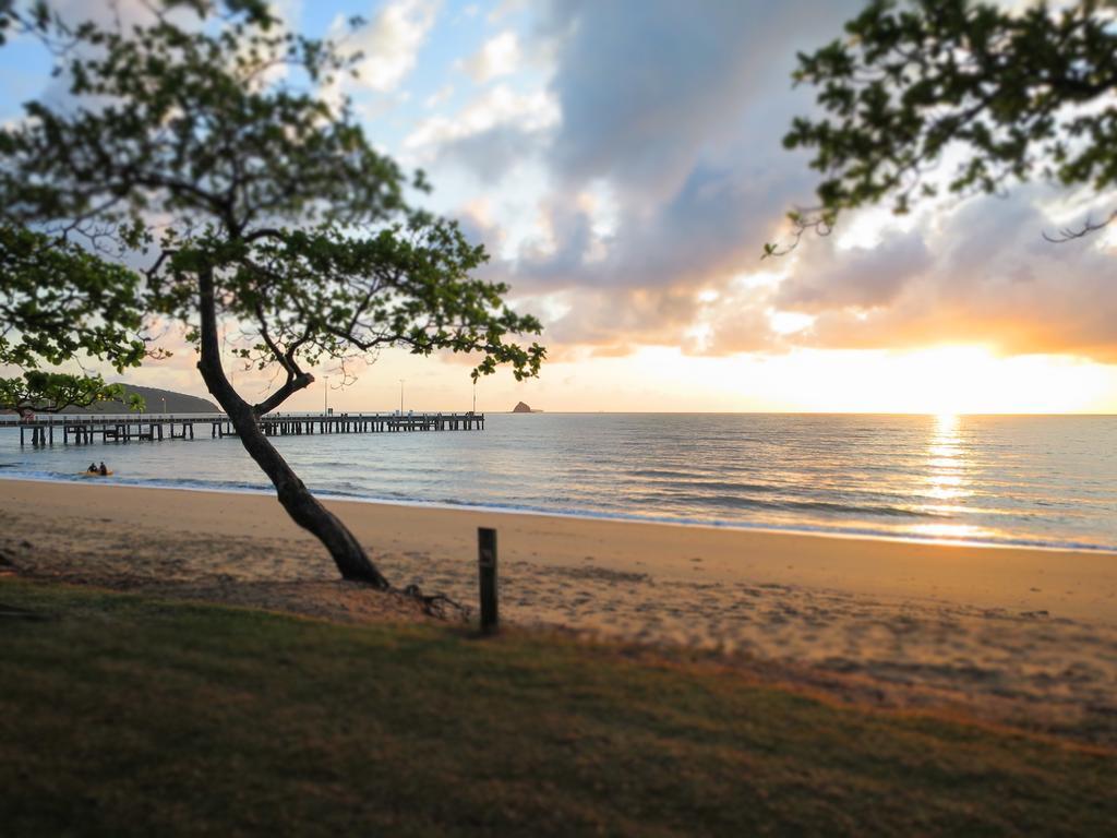 Cairns Beaches Flashpackers Palm Cove