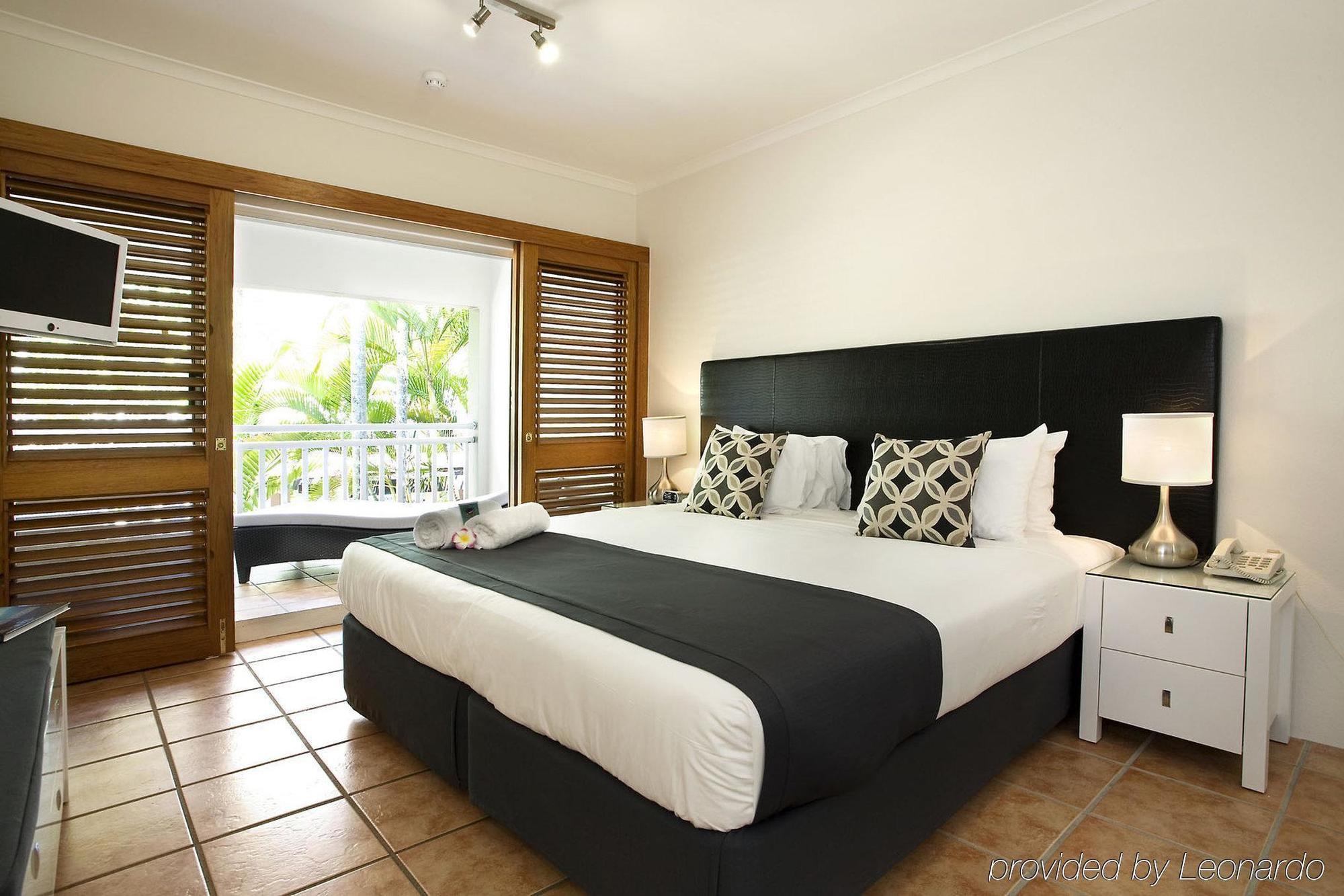 Aparthotel Paradise On The 4*