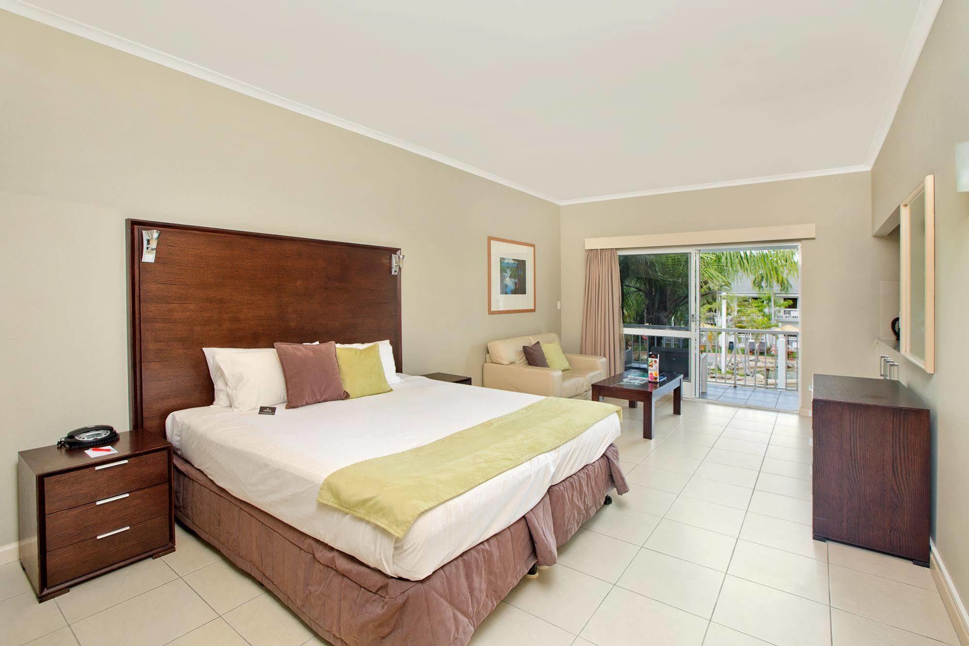 Grand Chancellor 4* Palm Cove