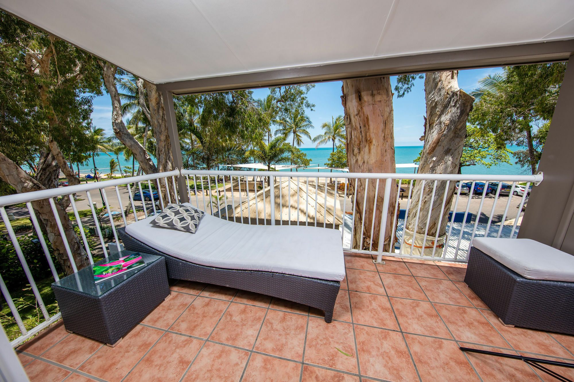 Paradise On The 4*