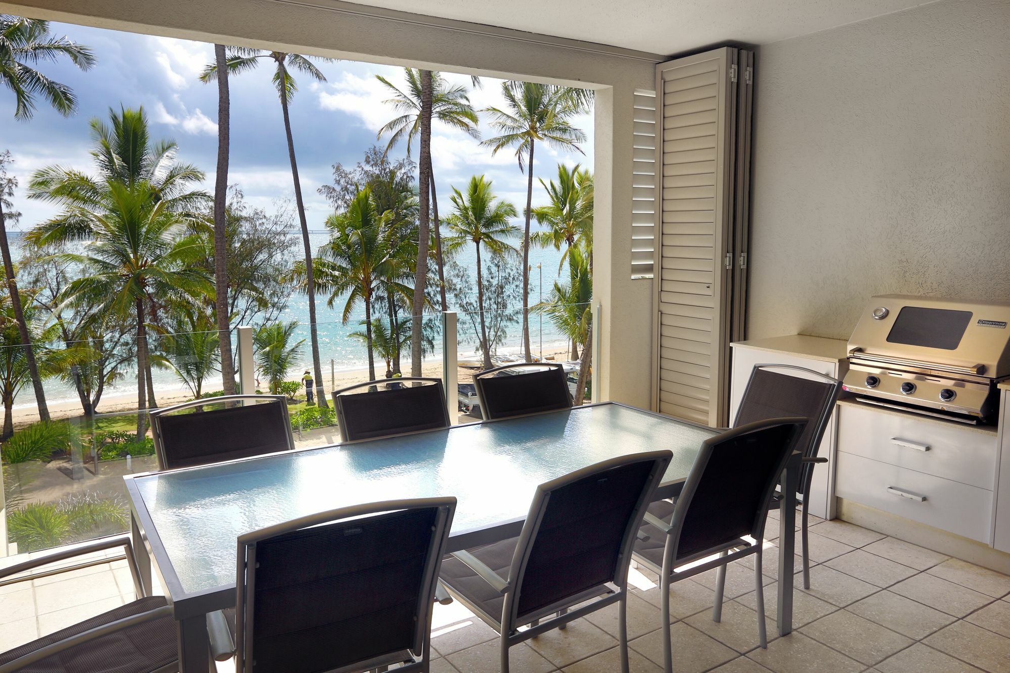 Resort Island Views Beachfront