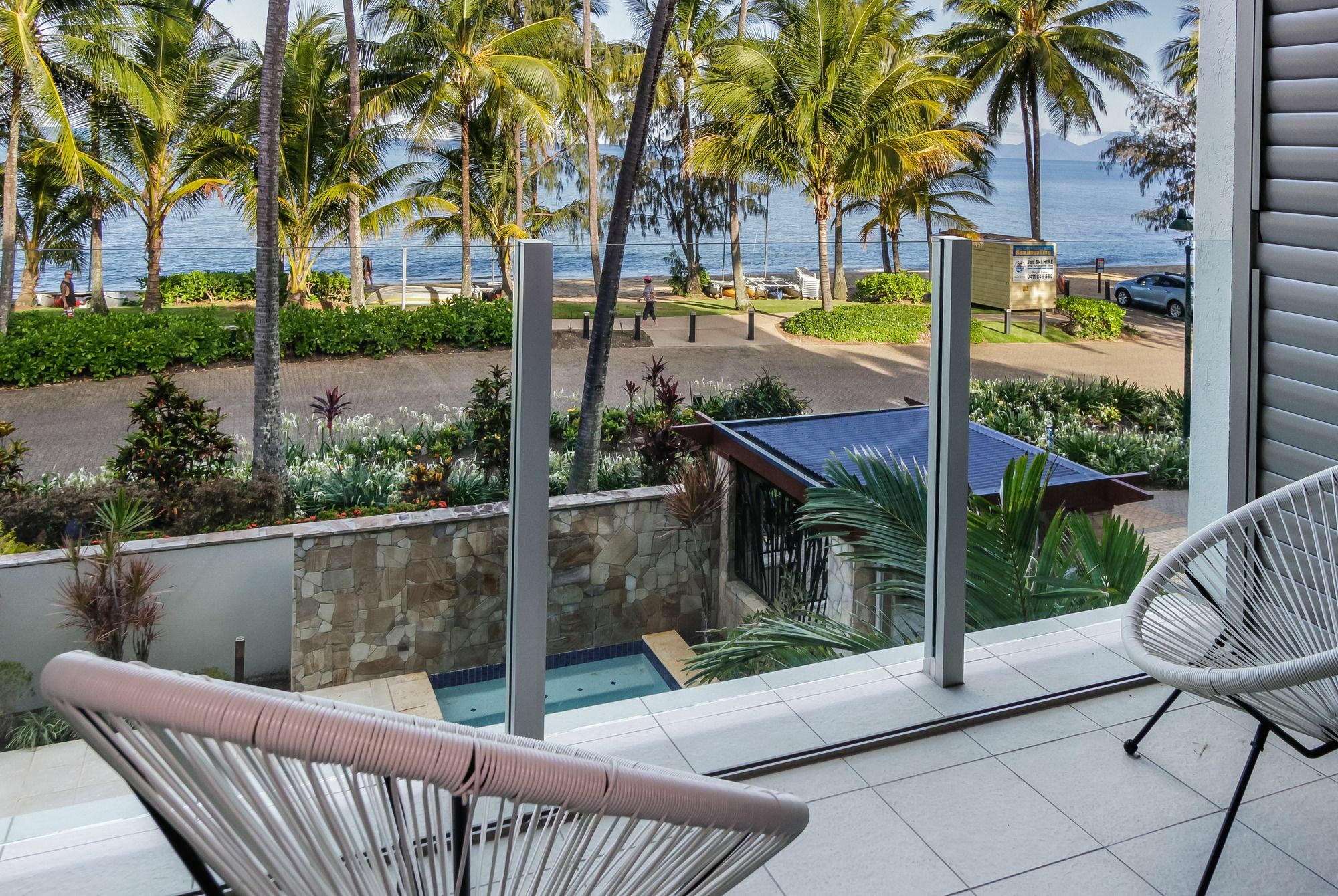 Island Views Beachfront Palm Cove