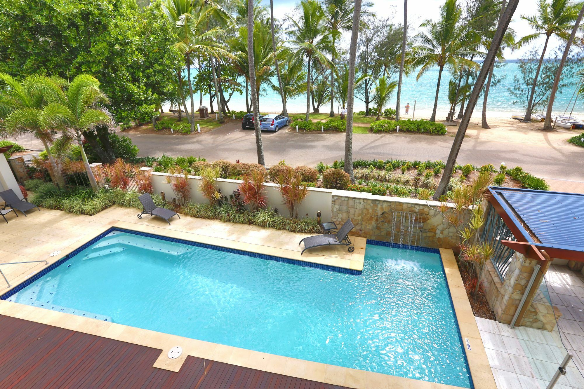 Island Views Beachfront Palm Cove