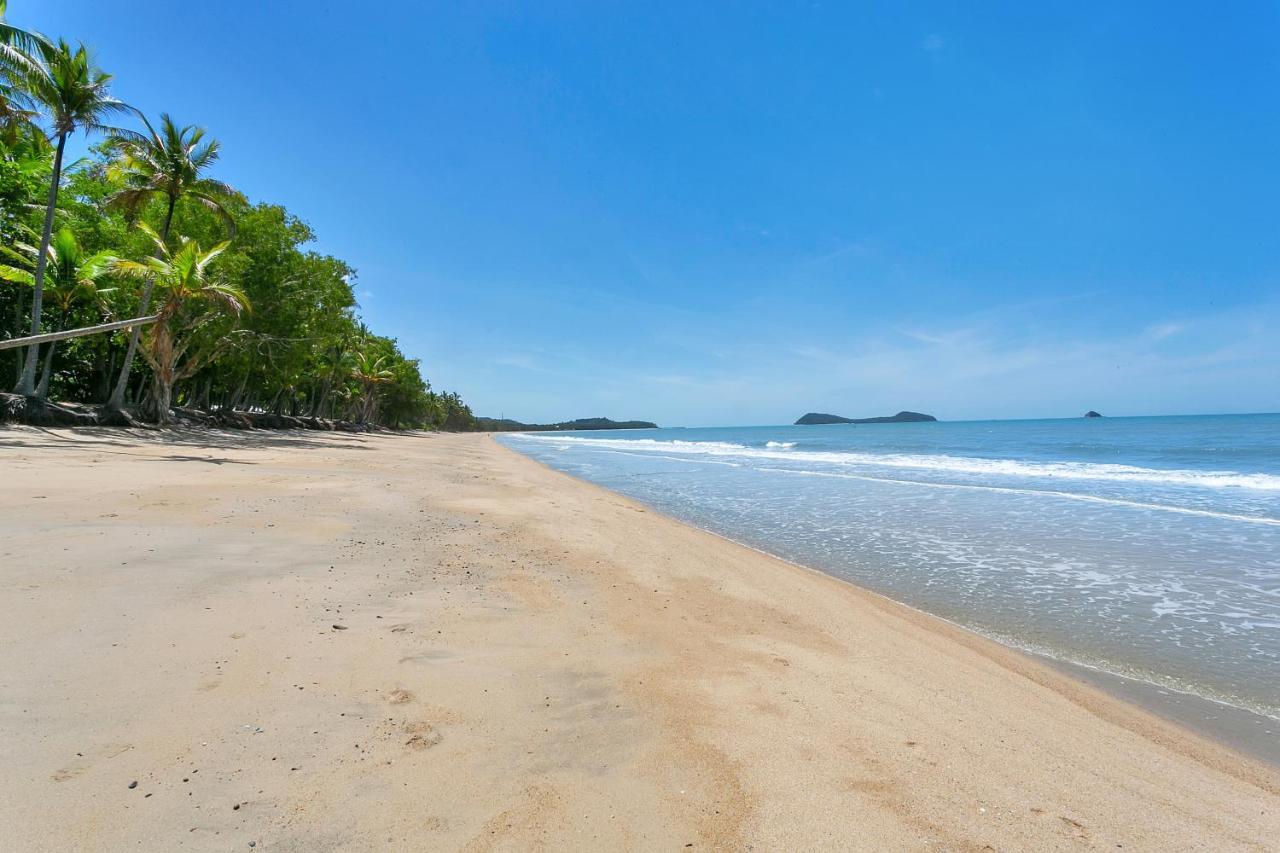 Swim Out In Triton Street Beachfront Apartment Palm Cove